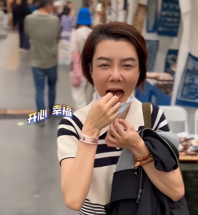 脸变化太大了难怪不拍戏了都快认不出来了PG电子游戏麻将胡了去集市偶遇车晓她(图9)
