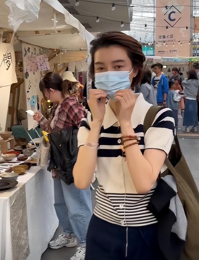 脸变化太大了难怪不拍戏了都快认不出来了PG电子游戏麻将胡了去集市偶遇车晓她(图14)
